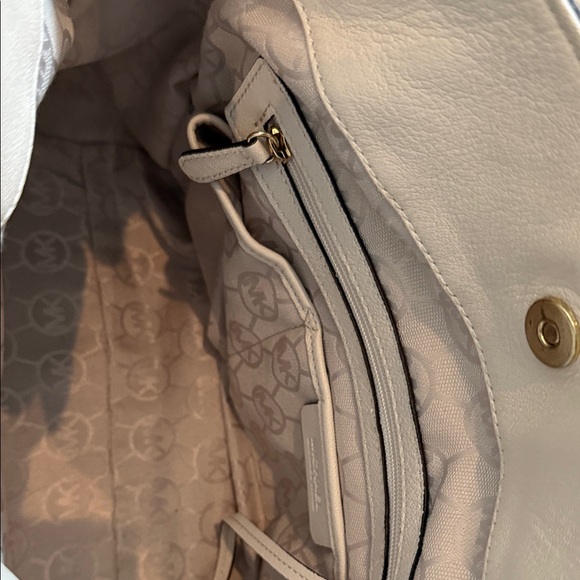 Michael Kors White/Bone Leather Large Hamilton North South Tote. - Picture 12 of 17